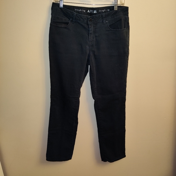 Apt. 9 straight fit curvy black Jeans - Picture 2 of 4